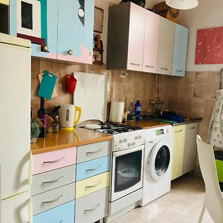 In The Center & & Quiet Pula