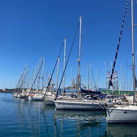 In The Center & & Quiet Daire Pula