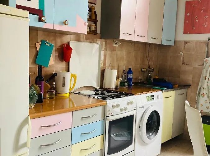 In The Center & & Quiet Pula